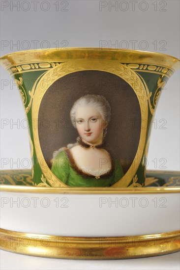Tasse d'un Service à thé en porcelaine de Sèvres