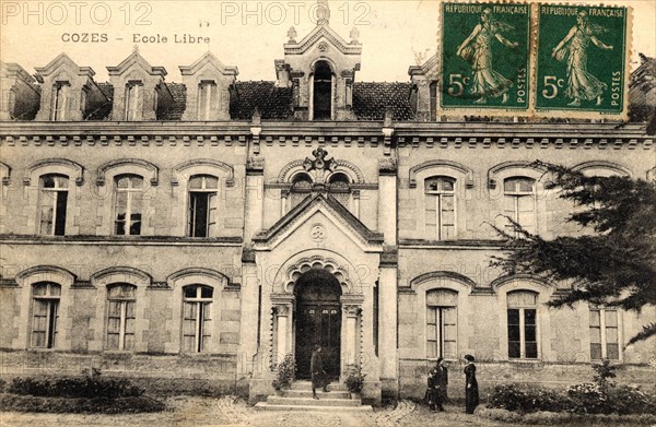 Castle
Cozes