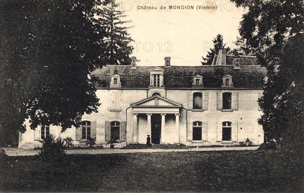 Castle
Mondion
