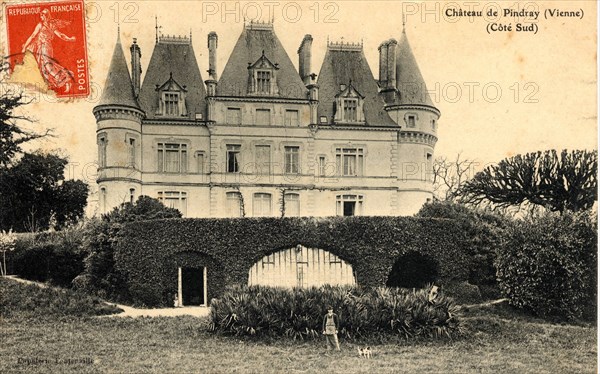 Castle
Pindray
