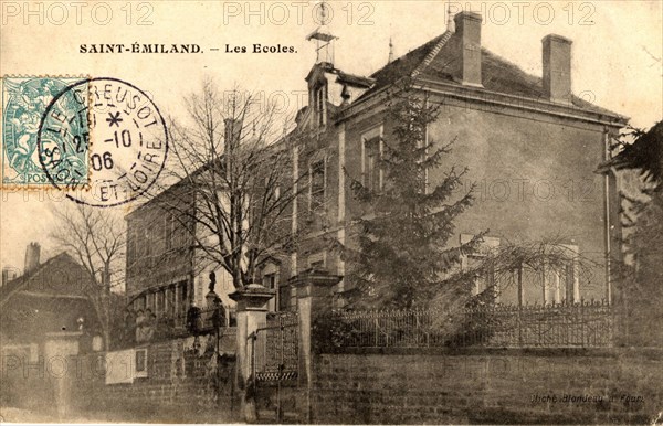 School
Saint-Emiland