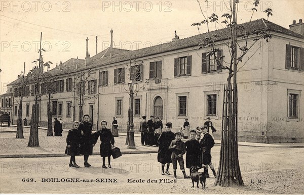 Boulogne-Billancourt,
School
