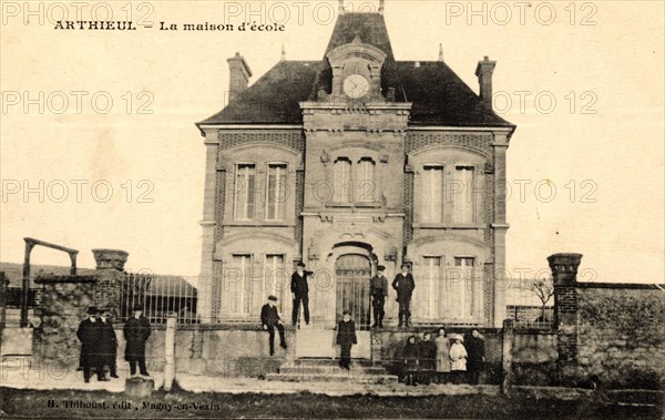 Arthieul,
School