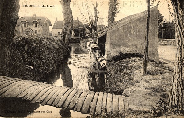 Mours,
Lavoir