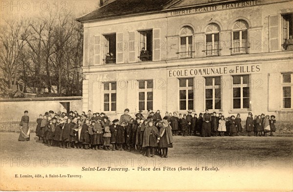 Pupils from the French school of Saint-Leu