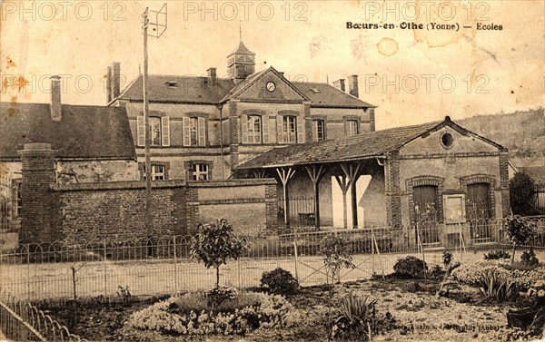 Boeurs-en-Othe,
School