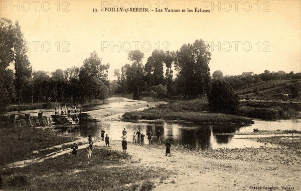 Poilly-sur-Serein,
Gates and locks