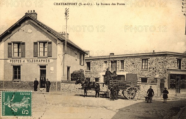 CHATEAUFORT,
Post office
