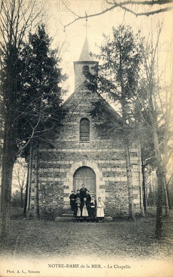 NOTRE-DAME-DE-LA-MERE,
Chapelle