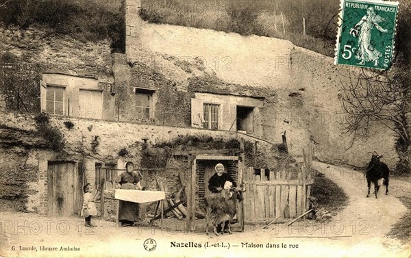 NAZELLES-NEGRON,
House built into a rock
