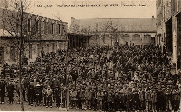 Les élèves du pensionnat Sainte-Marie à Quimper