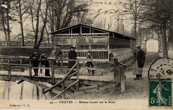 BATEAUX