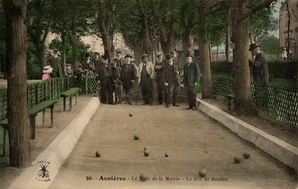 Postcard representing a bowls game in France