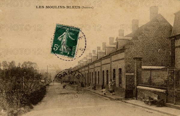 MOULINS-BLEUS