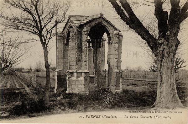 PERNES-LES-FONTAINES