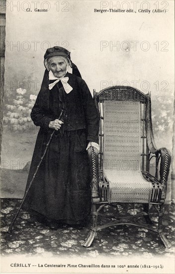 Portrait de madame Chavaillon, 100 ans.
Habitante de CERILLY. 
Département : Allier (03). Région : Auvergne-Rhône-Alpes (anciennement Auvergne)
