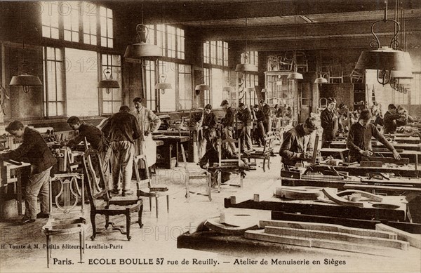 Paris, Elèves de l'Ecole Boulle, 57 rue de Reuilly