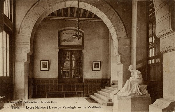 Paris, vestibule du Lycée Molière