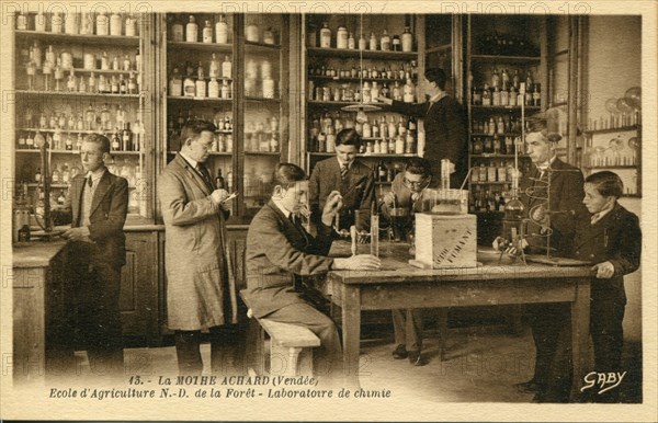 La Mothe-Achard, Ecole d'agriculture, laboratoire de chimie