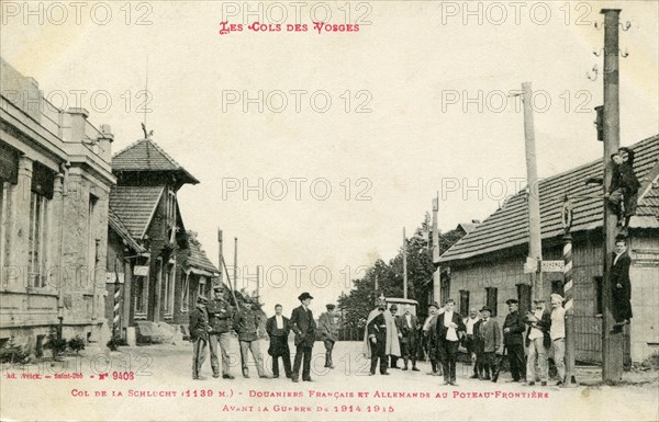 Col de la Schlucht, douaniers français et allemands au poteau-frontière