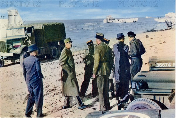 Le Général de Gaulle sur les plages du Débarquement
