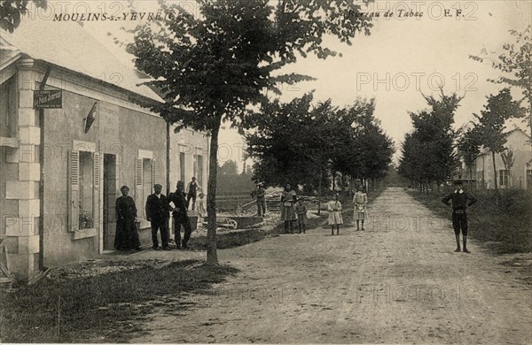 MOULINS-SUR-YEVRE