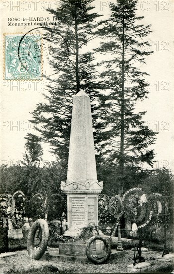 Bosc-Le-Hard, le Monument aux Morts