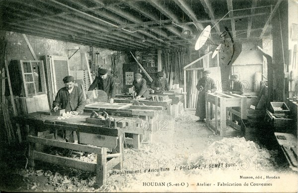 Houdan, atelier de fabrication de couveuses