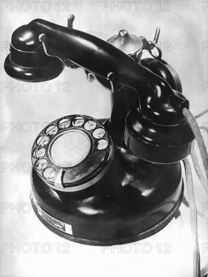 Téléphone en bakélite