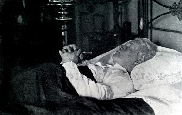 Pope Pius X on his death bed (1914)