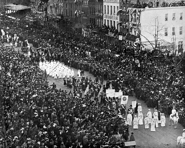 Suffragettes parade in the United States, 1913