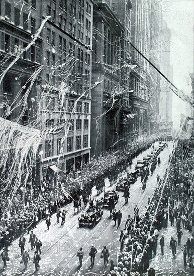 Premier Paris-New York par les airs, 1930 : cortège triomphal de Costes et Bellonte