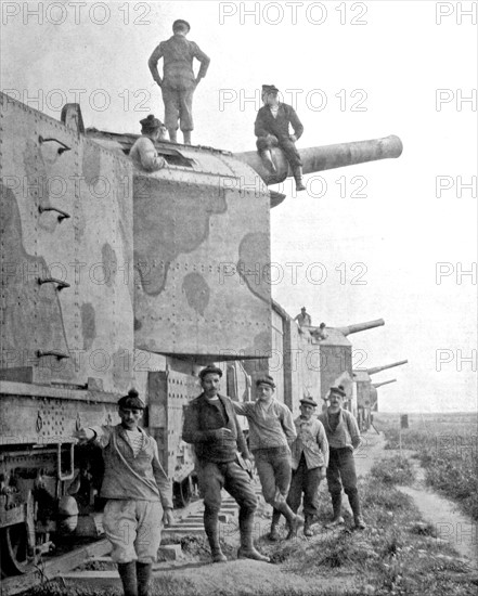 World War I. An armored train armed with 190-mm guns