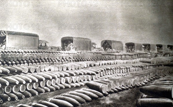 Première Guerre Mondiale. Dépôt de gros obus à Verdun
