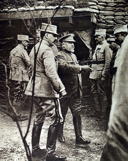 Première Guerre Mondiale. M. Poincaré, Président de la République, dans la Somme