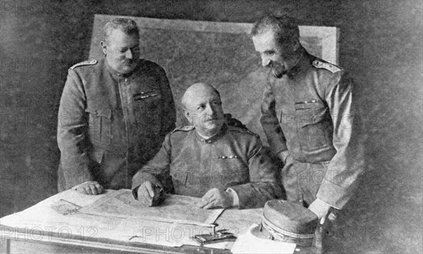 World War I.  Italian offensive. Mr. Boselli, president of the council, speaking at the front with Genral Porro, chief of the général staff