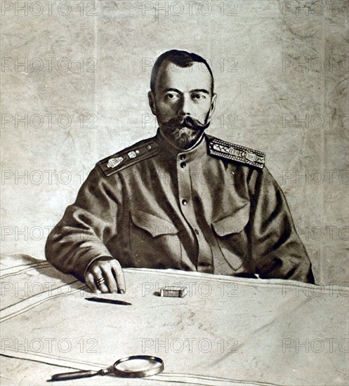Première Guerre Mondiale. Le tsar Nicolas II au travail au grand quartier général russe