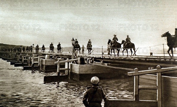 Première Guerre Mondiale. Troupes russes entrant en Roumanie (1916)