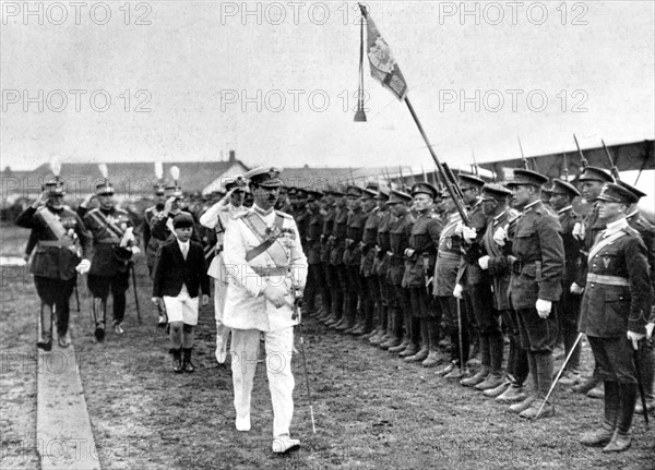 Le roi Charles II de Roumanie et le prince Michel (1930)