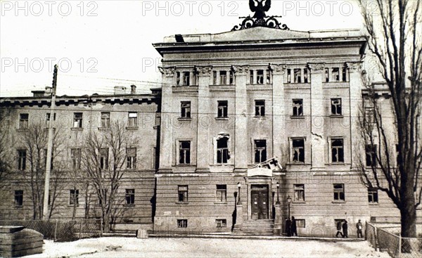 Révolution russe. A Kief, en Ukraine, bombardement de la ville par les bolcheviks