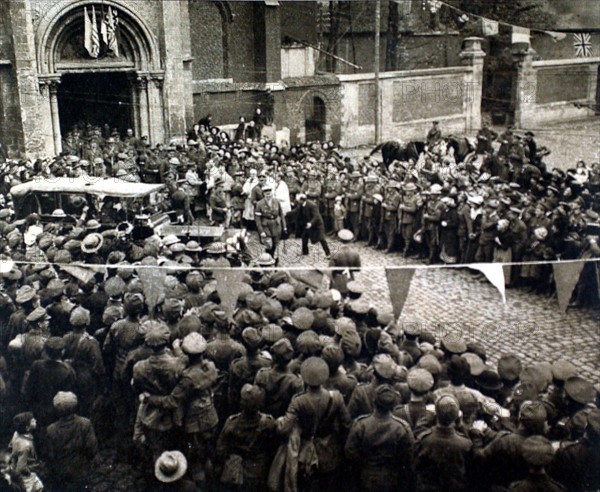 Première Guerre Mondiale. Visite du prince de Galles à Denain libérée le 27 octobre 1918