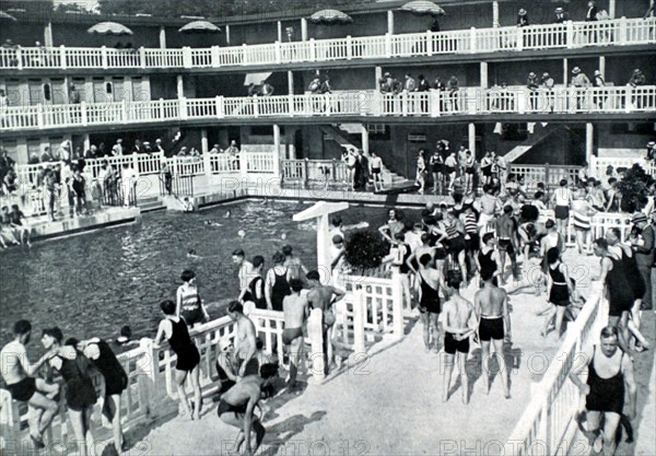 Paris: the Molitor swimming pool, in Auteuil (1929)