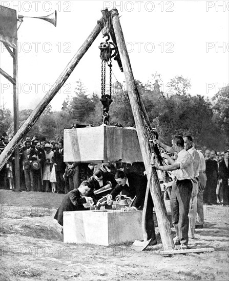 Pose de la première pierre du palais de la Société des Nations (S.D.N.), à Genève (1929)