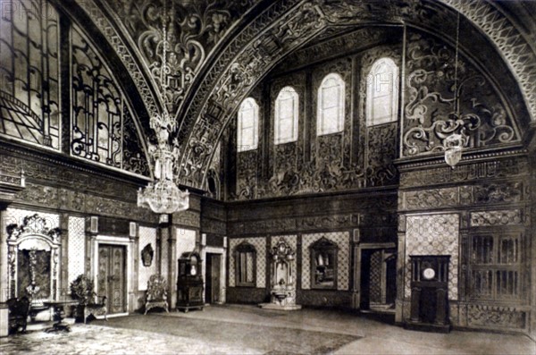 The palace of the Sultans in Constantinople (1930)