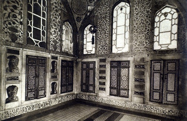 The palace of the Sultans in Constantinople (1930)