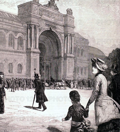 Paris, Salon de 1882. Entrée du public au Palais de l'Industrie