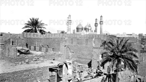 La mosquée de Kazmein, à Bagdad (1917)