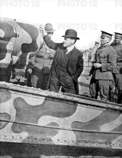 Visite en France de M. Newton D. Baker, ministre de la guerre américain (1918)