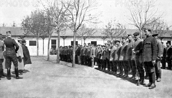 Visite de M. Millerand, ministre de la guerre, aux prisonniers de guerre (1915)