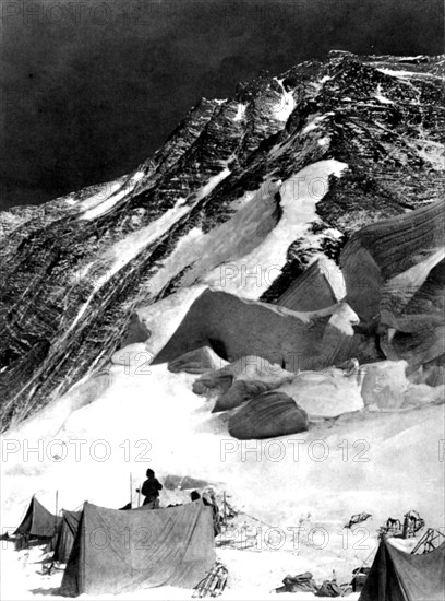 Mount Everest expedition, the Everest seen from camp Chang-la (1922)